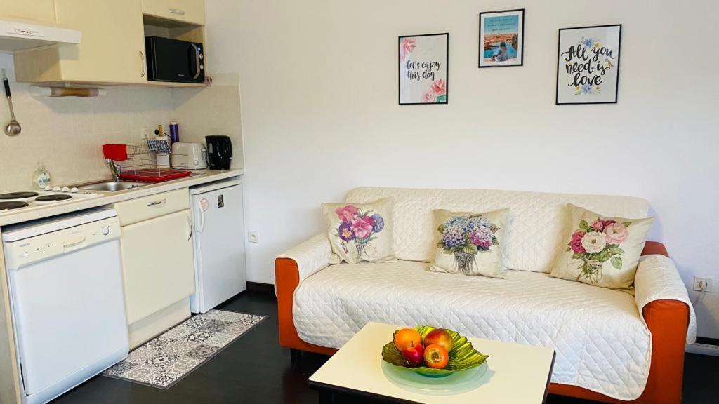 Superbe Avec De Parking Gratuit Sur Place Appartement *